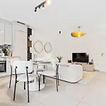 Elegant Comfort Modern Apartment In Limpertsberg